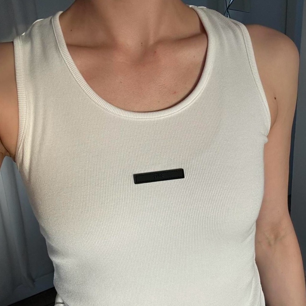 White Ribbed Tank Top Fitted Basic Minimalist Essentials Set, Size M - Picture 7 of 8